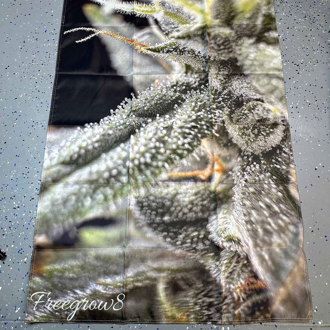 Strawberry Gorilla Bud Flag